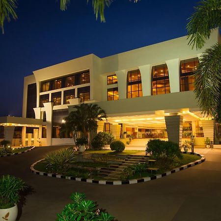 Hotel The Sunway Manor Puducherry Exterior foto