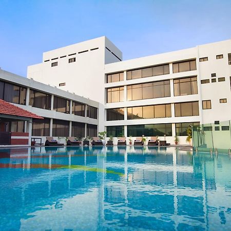Hotel The Sunway Manor Puducherry Exterior foto