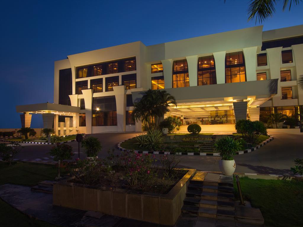 Hotel The Sunway Manor Puducherry Exterior foto