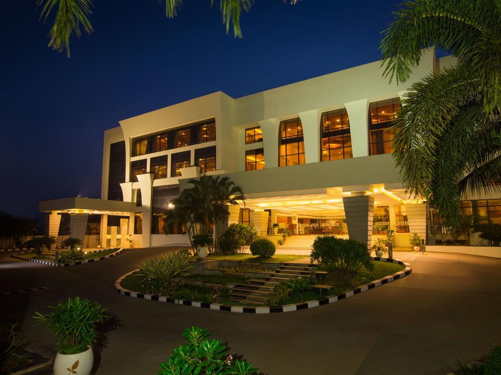 Hotel The Sunway Manor Puducherry Exterior foto