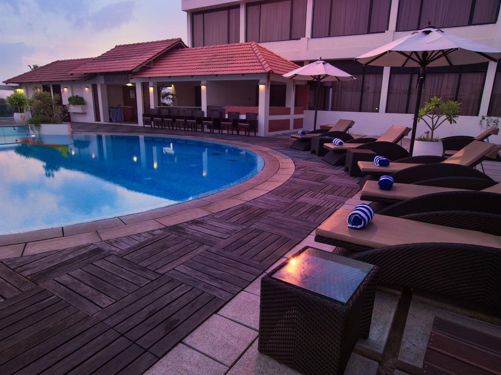 Hotel The Sunway Manor Puducherry Exterior foto