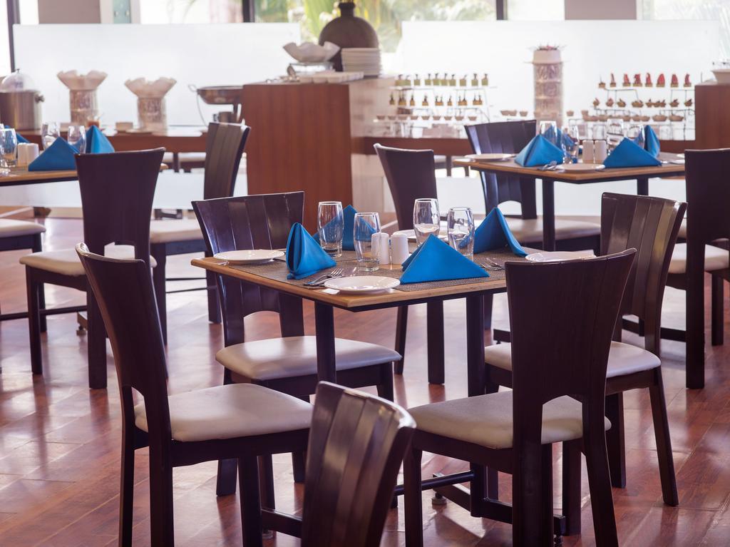 Hotel The Sunway Manor Puducherry Exterior foto