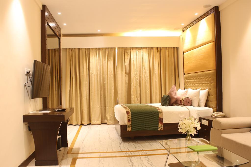Hotel The Sunway Manor Puducherry Exterior foto