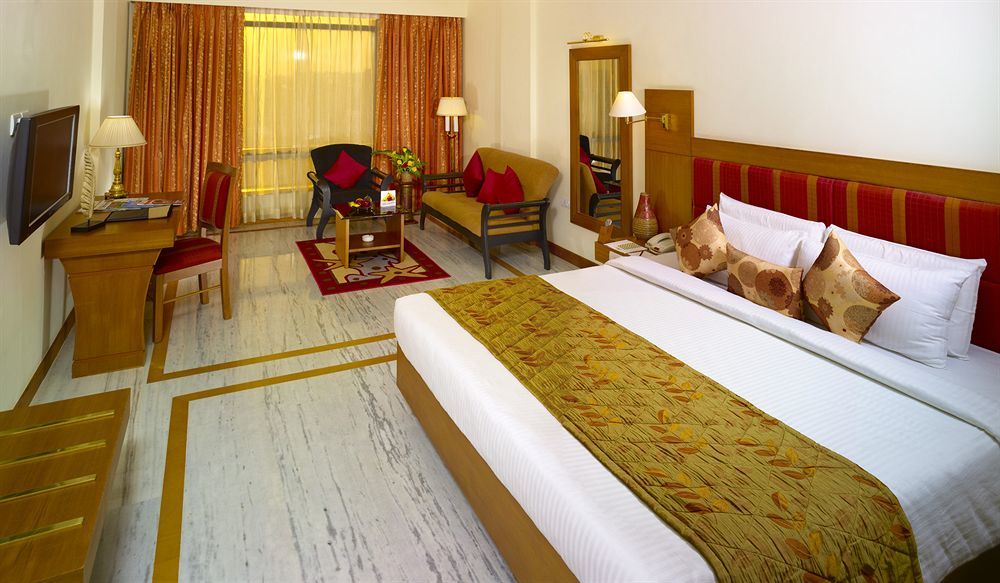 Hotel The Sunway Manor Puducherry Exterior foto